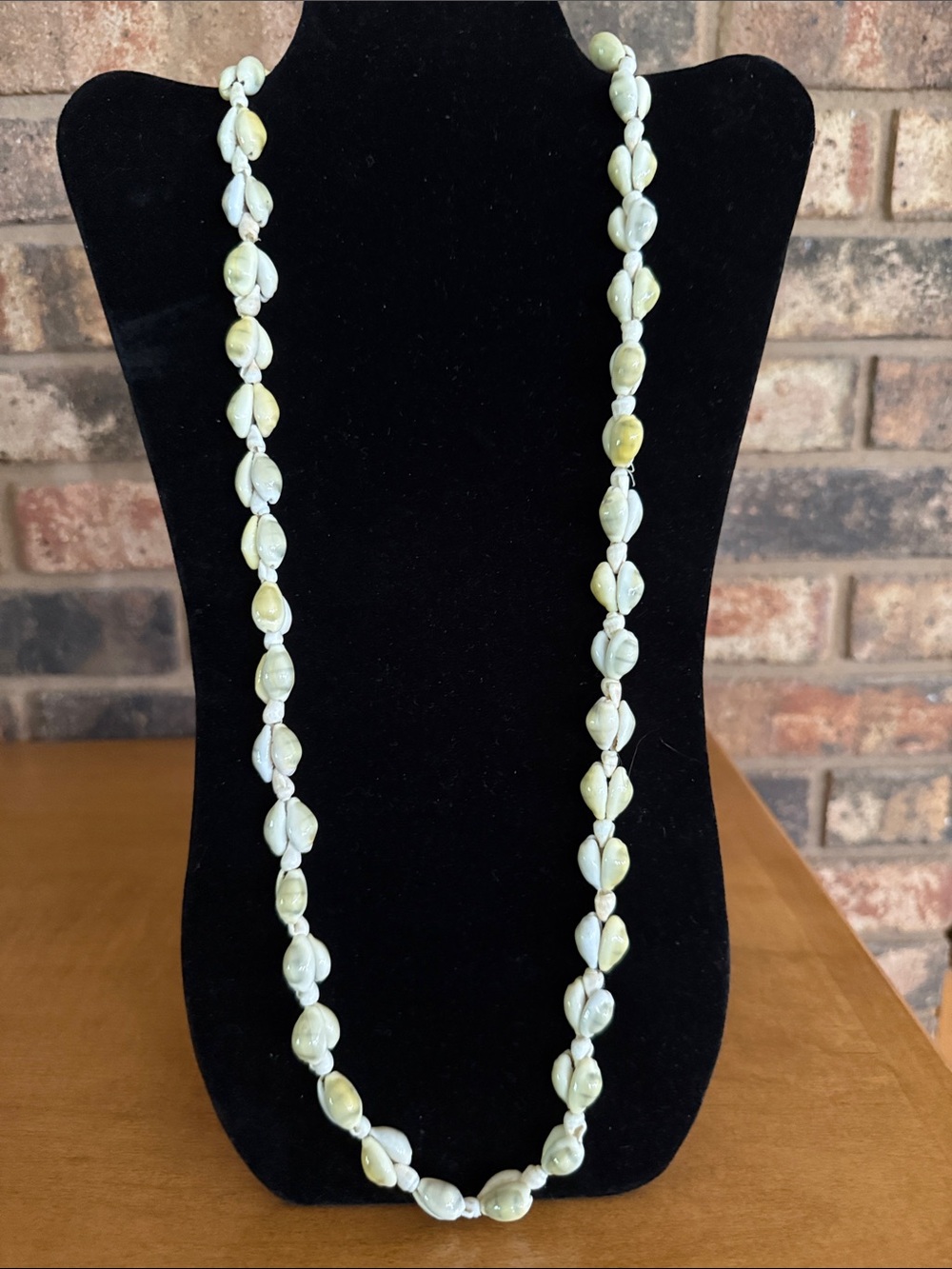 Vintage 70s HAWAIIAN COWRIE SHELL Necklace